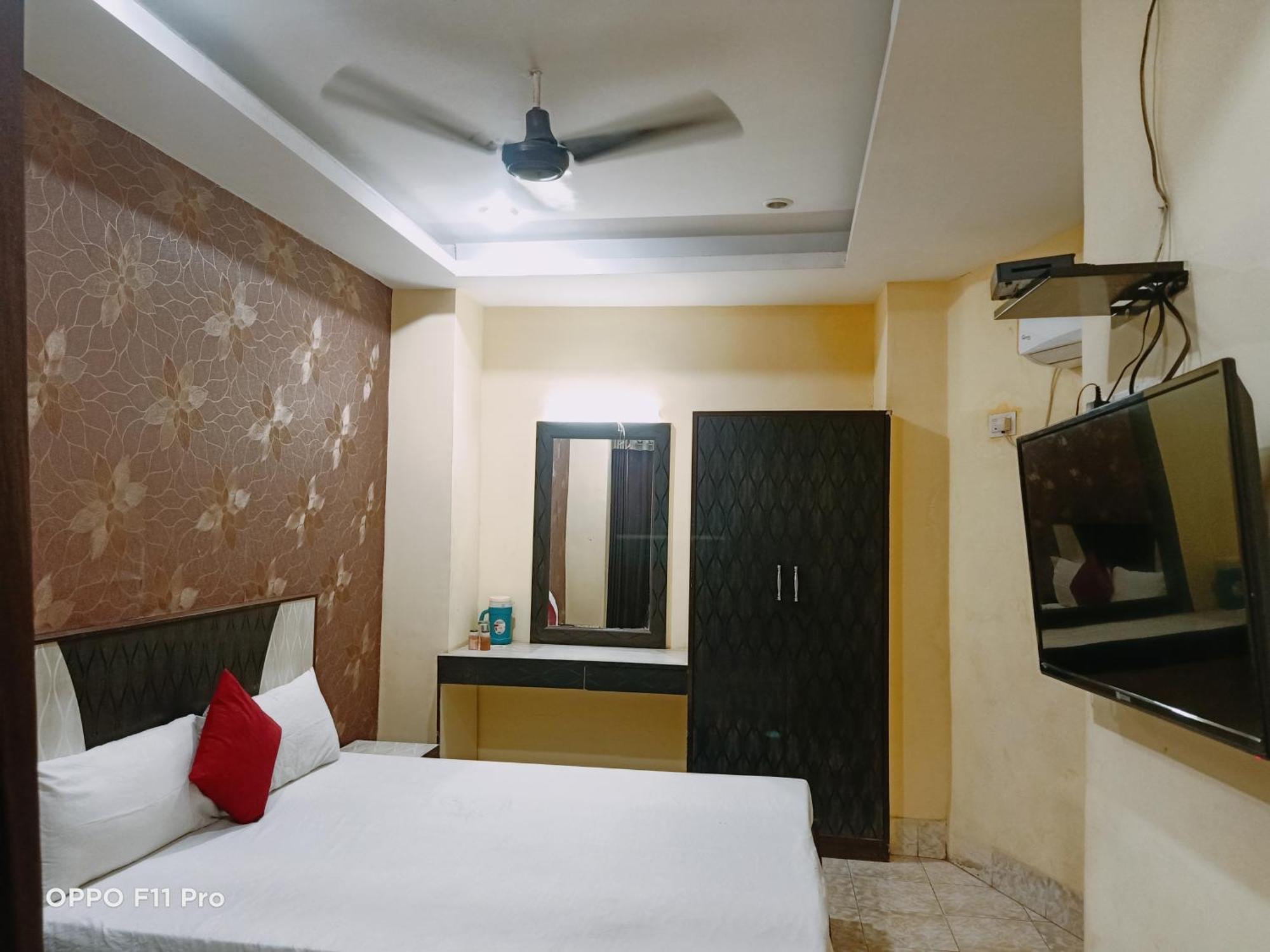 Hotel Ambassador Inn Гвалиор Экстерьер фото